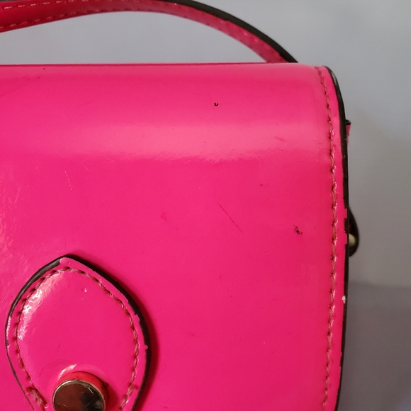 Steve Madden - Neon Pink Crossbody - Picture 4 of 7